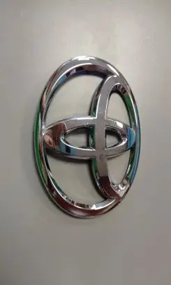 Toyota Sienna XL30 III Manufacturer badge logo/emblem 7544108020