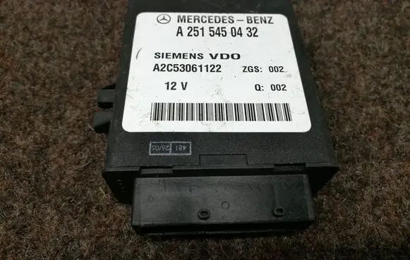 Mercedes-Benz E W211 Air suspension control unit module (rear) A2515450432