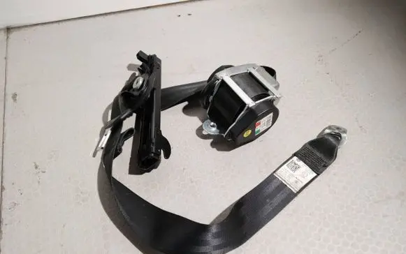 Volkswagen Golf VI Front seatbelt 1K4857706AK