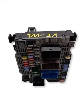 Peugeot 308 Fuse module 9807091580