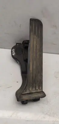 Volkswagen PASSAT B6 Accelerator throttle pedal 1K1721503L 6PV00860000