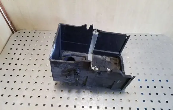 Battery box tray
