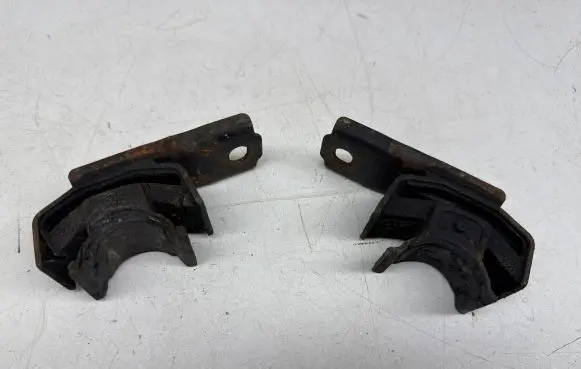 Lexus LS UCF30 Radiator mount bracket