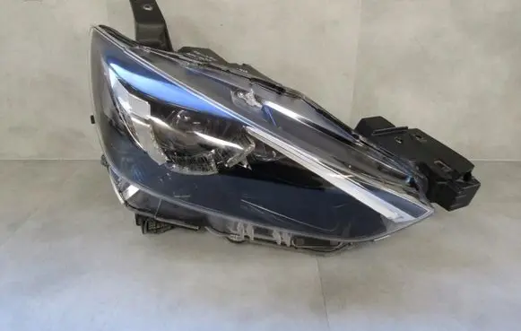 Mazda CX-3 Headlight/headlamp D10E-51030