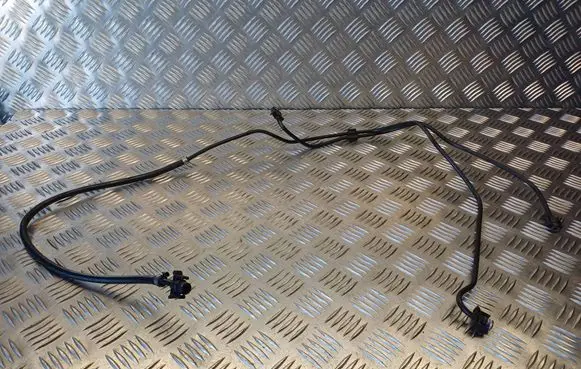 Engine coolant pipe/hose