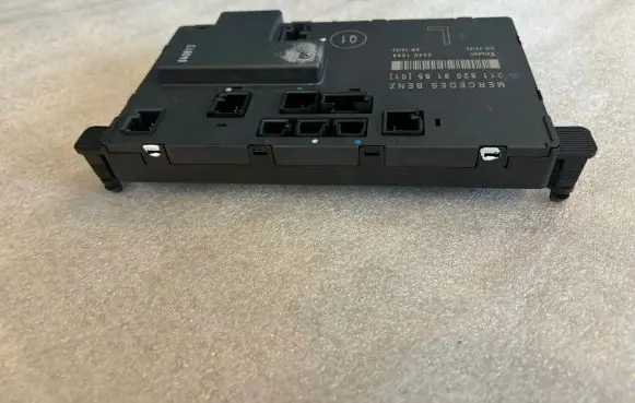 Mercedes-Benz E W211 Door control unit/module 2118208185 00401298 A2118208185