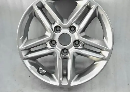 Hyundai Kona I R16 alloy rim 