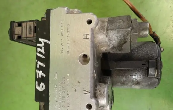 BMW 5 E39 ABS Pump 02652170001090910