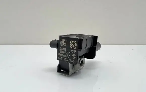 BMW 7 F01 F02 F03 F04 Airbag deployment crash/impact sensor 9224177 131204 08603