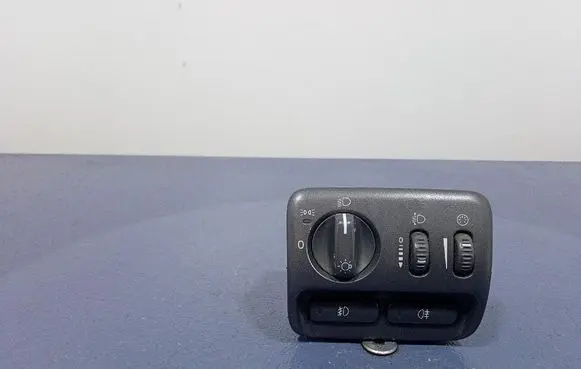 Light switch