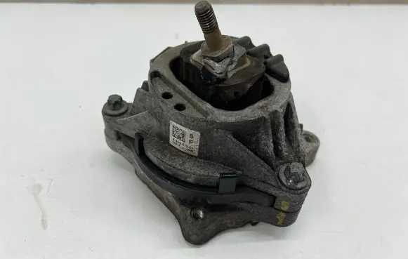 BMW 3 F30 F35 F31 Engine mount bracket 685941201