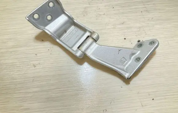 Mercedes-Benz Vito Viano W447 Loading door lower hinge A4477400737 35235801