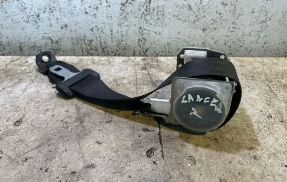 Mitsubishi Lancer X Rear seatbelt 085407
