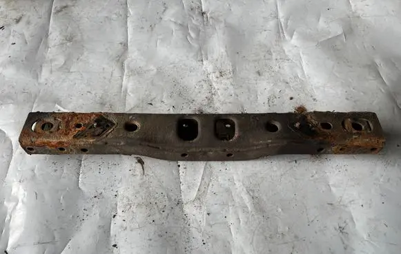 Toyota Land Cruiser (J120) Gearbox mounting bracket