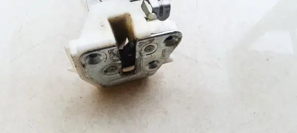 Mitsubishi Outlander Front door lock