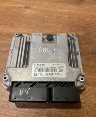 BMW 3 E90 E91 Engine control unit/module 8519667 0281018984 030500779