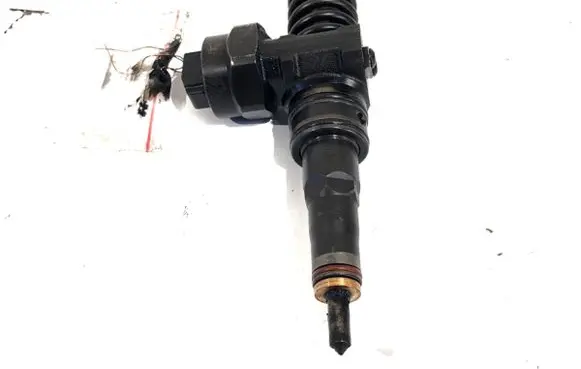 Audi A4 S4 B5 8D Fuel injector 038130073F