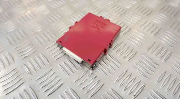 Toyota Prius (XW20) Gateway control module 8911147040
