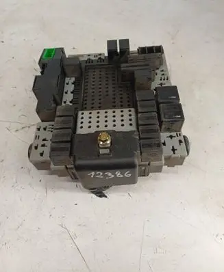 Volvo XC90 Fuse module 9162438 30682664 03W491