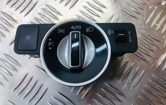 Mercedes-Benz E W212 Light switch A2129050651