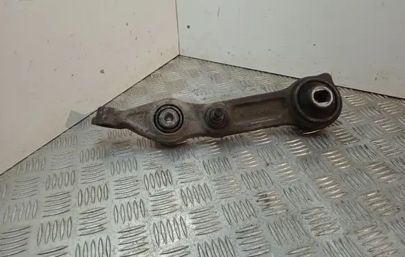 Mercedes-Benz CLS C219 Front lower control arm/wishbone A21103