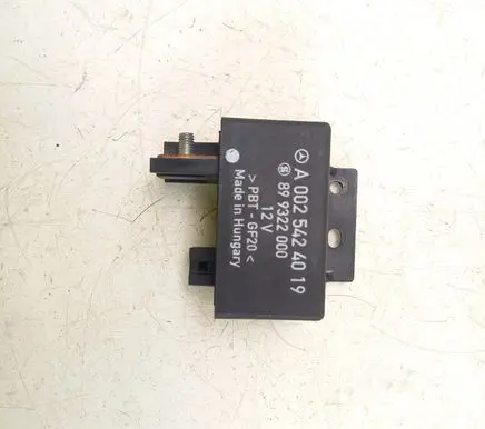 Mercedes-Benz Sprinter W906 Glow plug pre-heat relay A0025424019 899322000