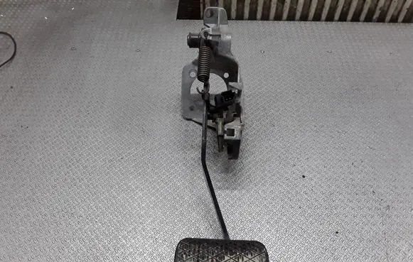 Mercedes-Benz ML W163 Brake pedal 163290004