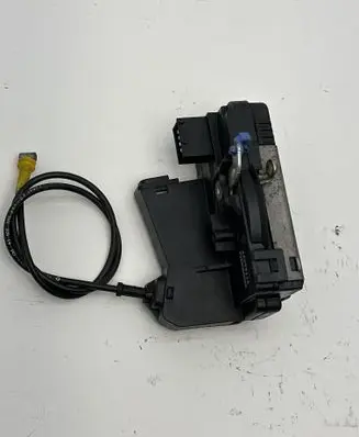 Opel Vivaro Front door lock 8200008246 91166237