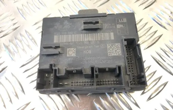Volkswagen PASSAT B8 Door control unit/module 5Q0959592E 5Q0959592B