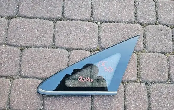 Opel Corsa E Front vent window/glass (coupe)