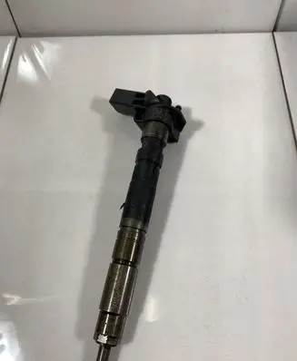 Audi A6 S6 C6 4F Fuel injector 03L130277