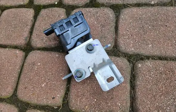 Opel Corsa F Air conditioning (A/C) expansion valve T16961C