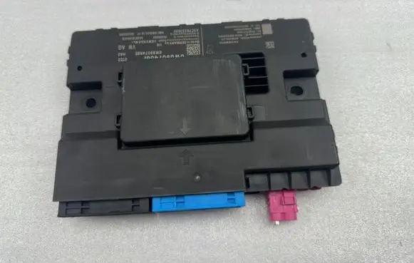 Audi Q7 4M Gateway control module 8W8907468F 8W8907468E A2C76331900