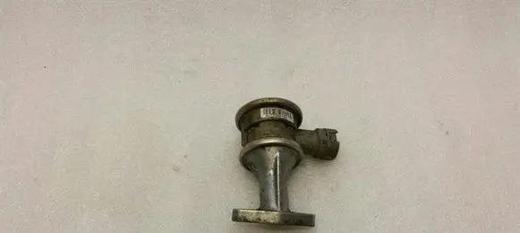 BMW M5 EGR valve 7837096