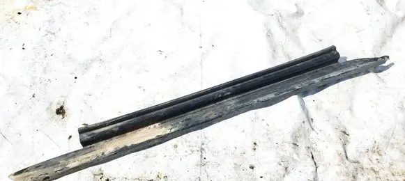 Front sill trim cover