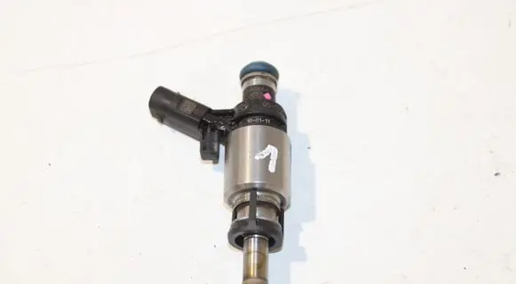 Audi A3 S3 8P Fuel injector 06H906036H 0261500074