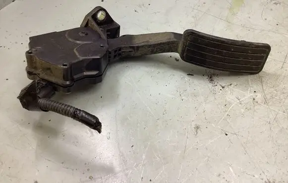 Subaru Forester SH Accelerator throttle pedal 36010AG140 1988007120 HK04000757