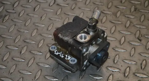BMW 3 E46 Power steering pump 6789598