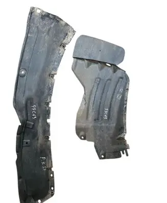 Front wheel arch liner splash guards