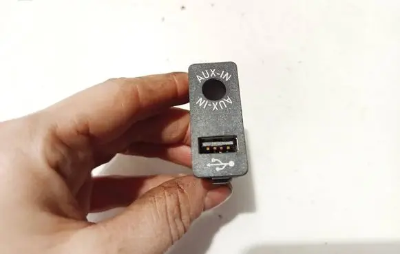 BMW 5 GT F07 USB socket connector 8410923765301 84.109237653-01