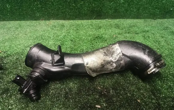 Opel Zafira C Air intake hose/pipe 22840264