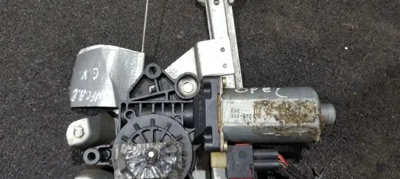Opel Omega B1 Rear door window regulator motor 193246XXX762 19623741