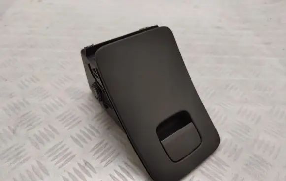 Volvo XC90 Glove box 31366376