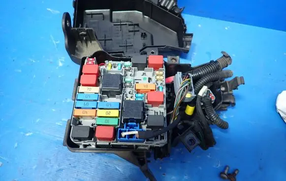 Alfa Romeo Giulietta Fuse box set 50518868