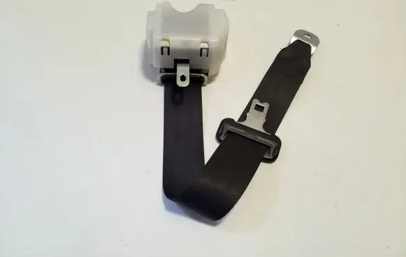 Lexus RX 330 - 350 - 400H Middle seatbelt (rear) 7D6350