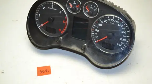 Audi A3 S3 8P Speedometer (instrument cluster) 8P0920931E