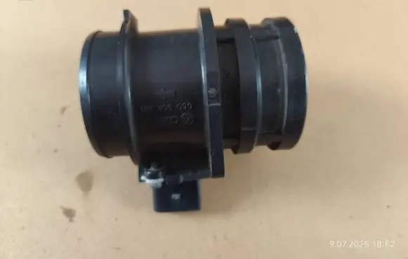 Audi A6 S6 C6 4F Mass air flow meter 06D906461