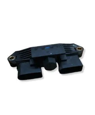 Mercedes-Benz ML W163 Coolant fan relay 899078000 A2205450332
