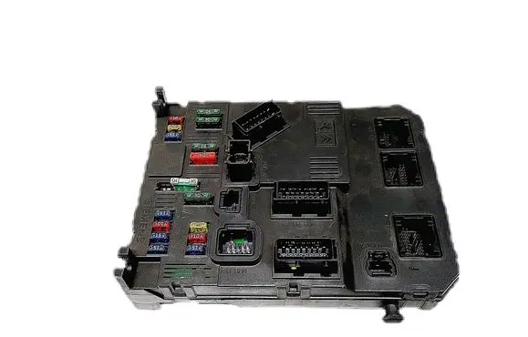 Peugeot 206+ Fuse module 9646777380
