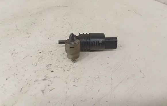 Opel Insignia A Windscreen/windshield washer pump 13250357 3240117